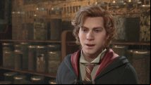 Should you steal a Fwooper feather in Hogwarts Legacy?