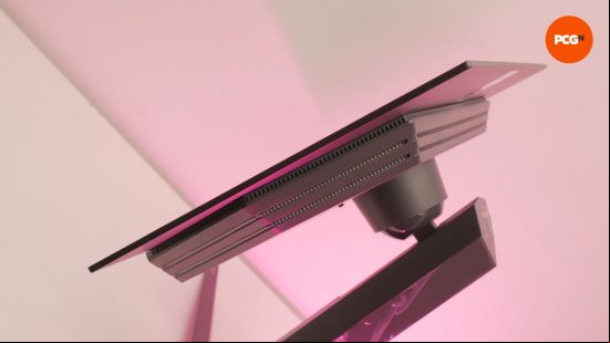 LG 27GR95QE review 09