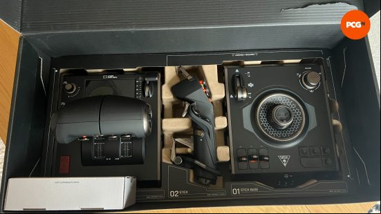 box contents of the Turtle Beach VelocityOne Flight Deck