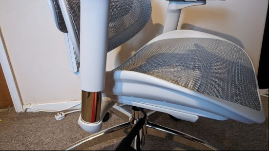 Sihoo Doro C3000 chair review image showing a close up of the seat.