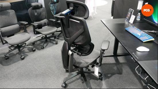 thunderx3 flex pro gaming chair 02