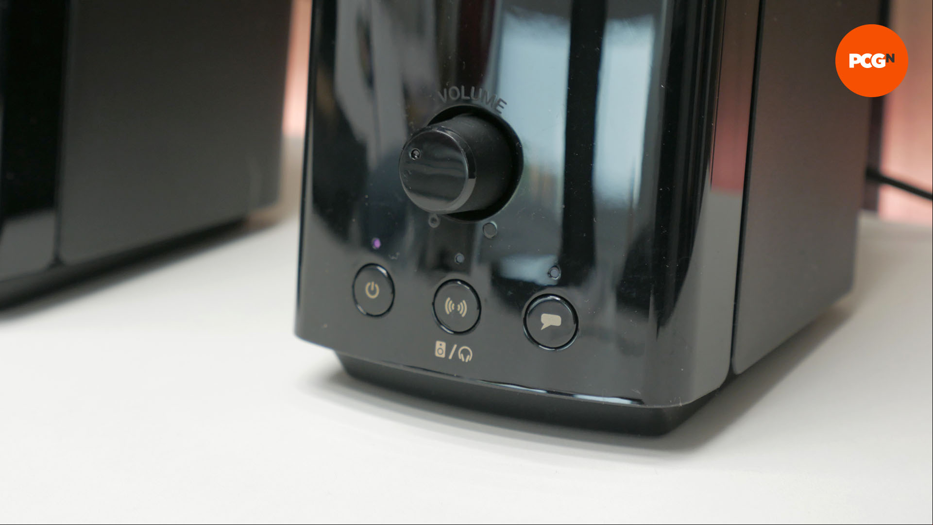 creative t60 computer speaker review 03