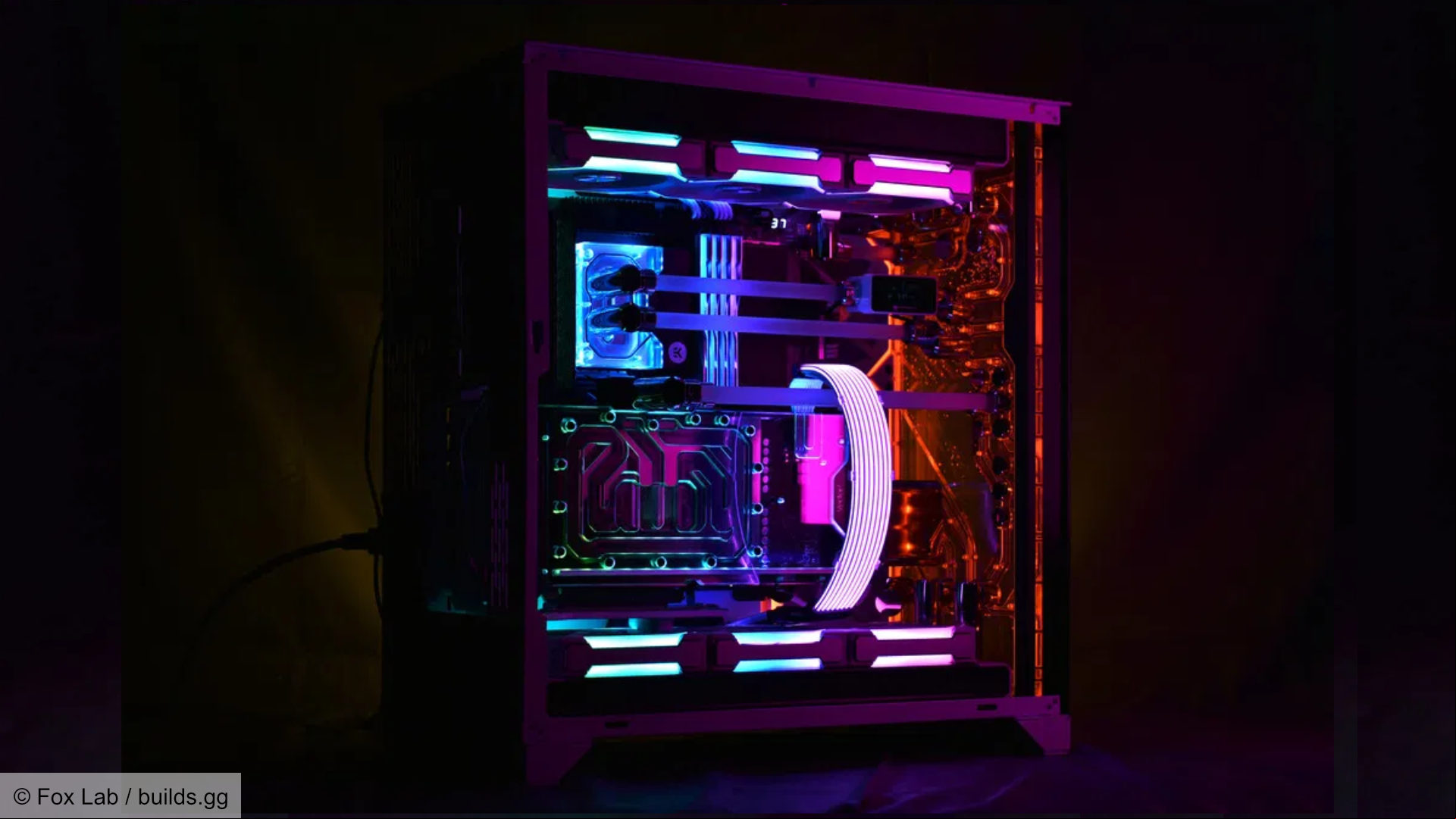 Alternative side view of the sci fi gaming PC build